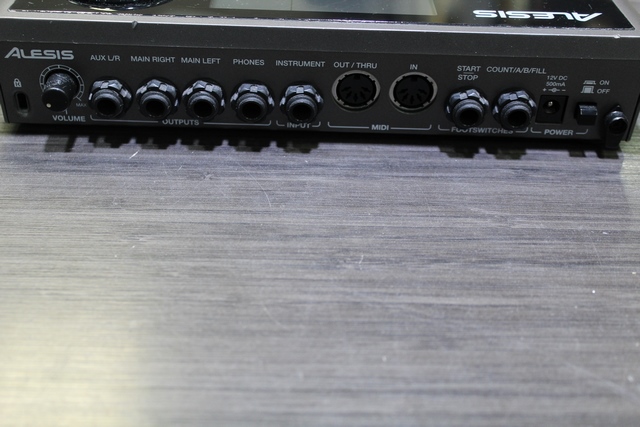 Drum Machine Alesis SR18 - Image 2