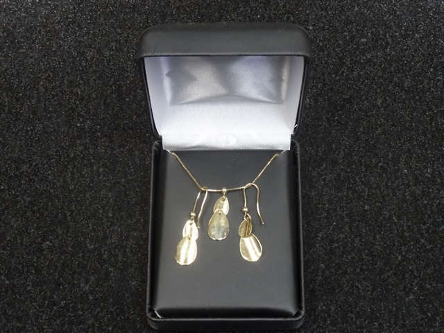 Ensemble 6 Bijoux en or (4 Mxc Chaine + pendentif + 2 B.O Style feuille) Or jaunes (14k-5.8g)