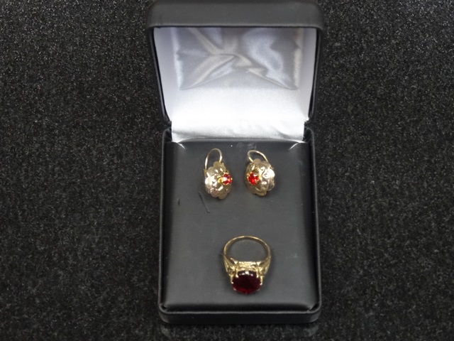 Ensemble 8 Bijoux en or (3 Mxc 2 B.O + Bague Pierre Rouge) Or jaunes (10k-6.2g)