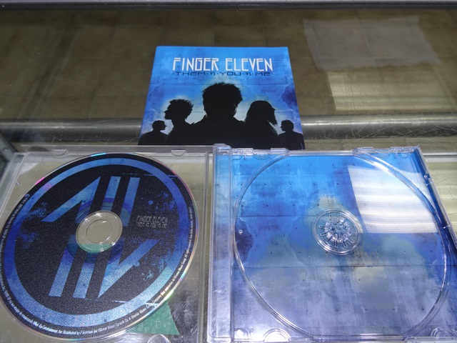 FINGER ELEVEN THEM VS YOU VS ME MUSIQUE CD