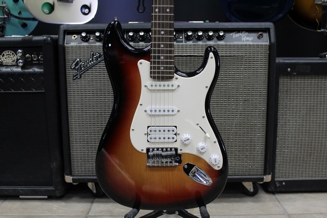 GUITARE ELECTRIQUE RENEGADE STRATOCASTER - Image 3