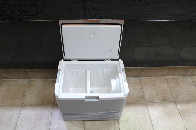 Glaciere electrique (sans glace) + acc igloo koolmate 40 - Image 2