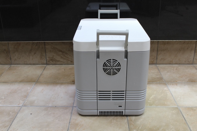 Glaciere electrique (sans glace) + acc igloo koolmate 40 - Image 3