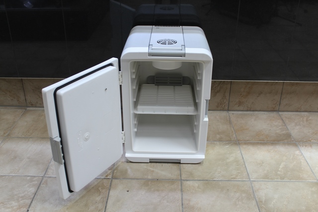 Glaciere electrique (sans glace) + acc igloo koolmate 40 - Image 4