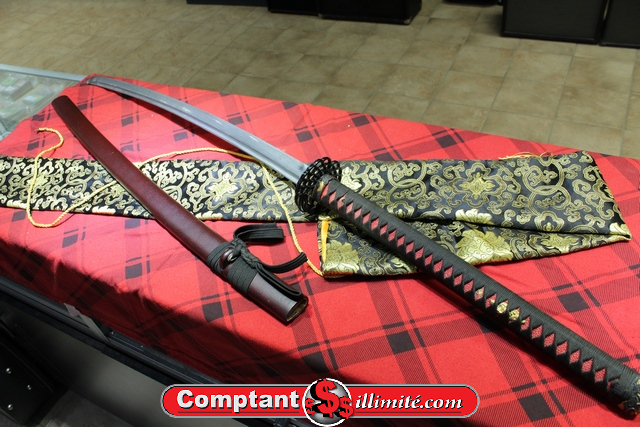 Katana en acier plié Damas forgé à la main No Name solide