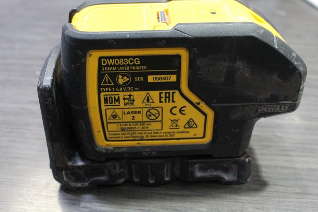 LASER VERT À 3 POINTS AUTO NIVELANT Dewalt DW083CG - Image 3