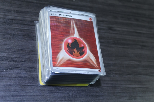 Lot (78) cartes Pokemon (Basic Energy mixte) Nintendo - Image 2