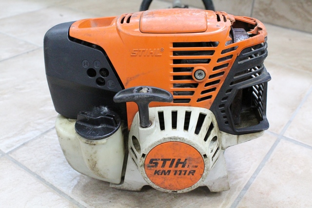MOTEUR + BALAIS + LAME + COUPE HERBE STHIL KM111R - Image 2