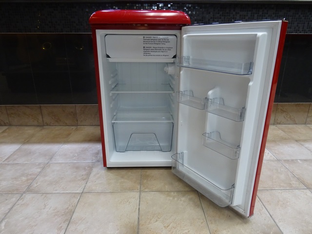 Mini frigo avec congelateur 3.5pc Galanz glr35rder - Image 3