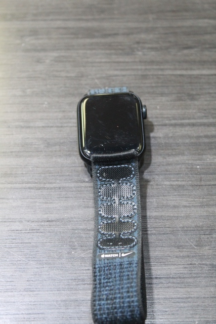 Montre intelligente Apple 2eme Gen se a2726 - Image 2