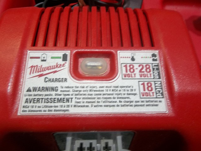 PERCEUSE A PERCUSSION 18 VOLT BATTERIE NON INCLUSE milwaukee 0824-20 - Image 2