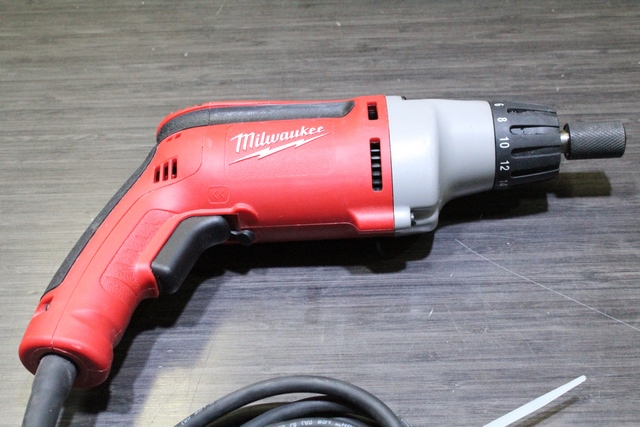 PERCEUSE ELECTRIQUE (drill) MILWAUKEE 6780-20