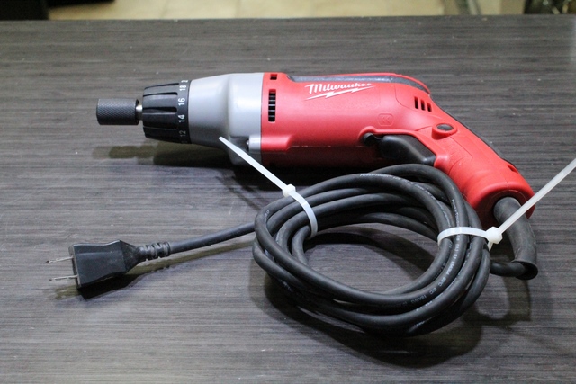 PERCEUSE ELECTRIQUE (drill) MILWAUKEE 6780-20 - Image 4