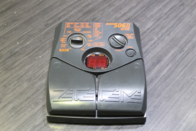 Pedale Multi Effect Bass Zoom 506 II