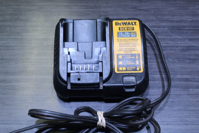 Perceuse Brushless Dewalt + chrg + batt 5ah dcd796 - Image 2