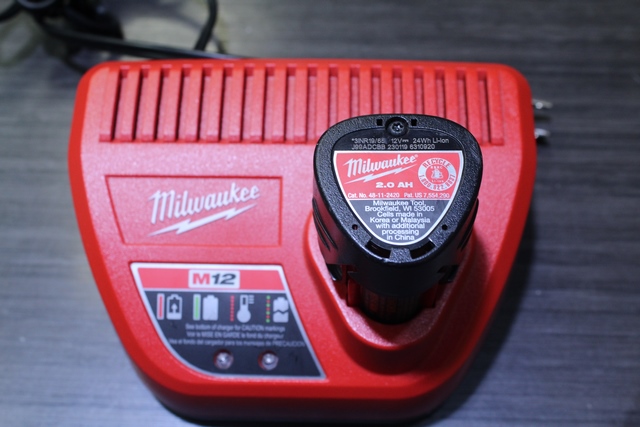 Perceuse Milwaukee + batterie + chargeur 3404-20 - Image 2