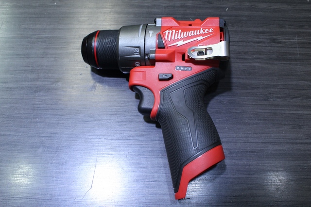 Perceuse Milwaukee + batterie + chargeur 3404-20 - Image 4