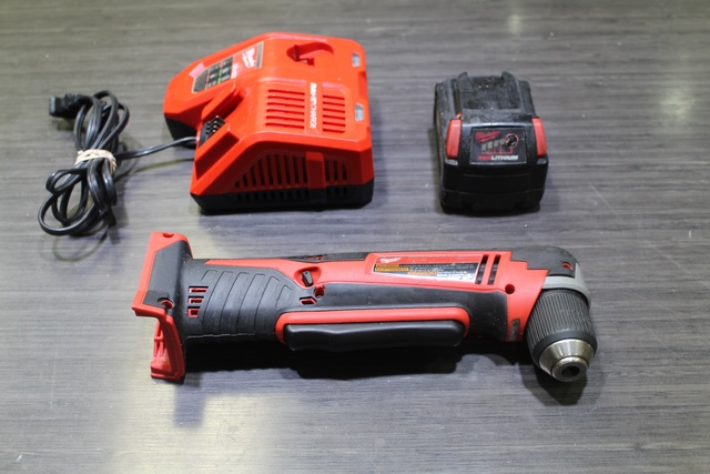 Perceuse (drill) angle droit 3/8 Milwaukee 2615-20
