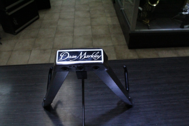 Pied de Guitare Pliable Dean Markley Axe Rack - Image 2