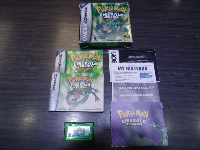 Pokemon Emerald (complet) boite abimee nintendo Game Boy Advance - Image 2