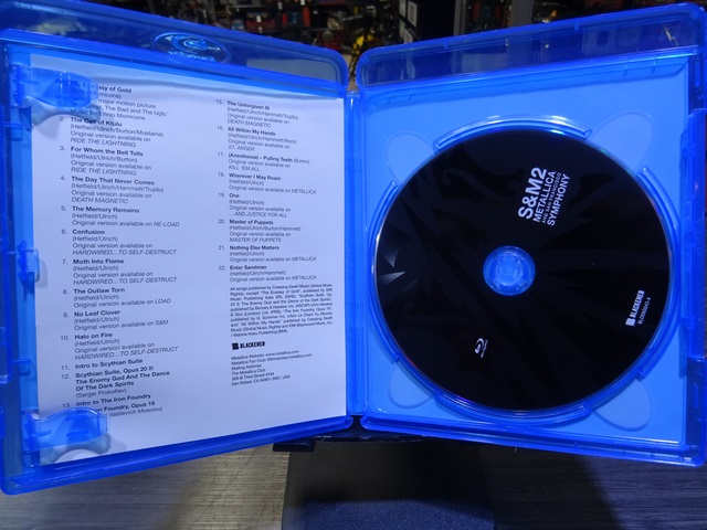 S & M2 Metallica and San Francisco Symphony Blackened Recordings bluray - Image 3
