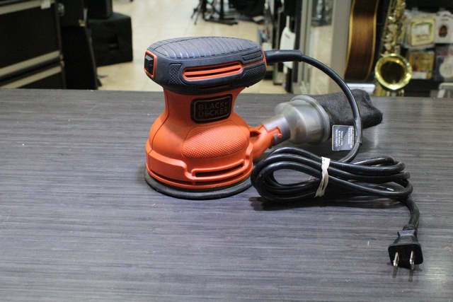 Sableusse Orbital Black and Decker bdero100