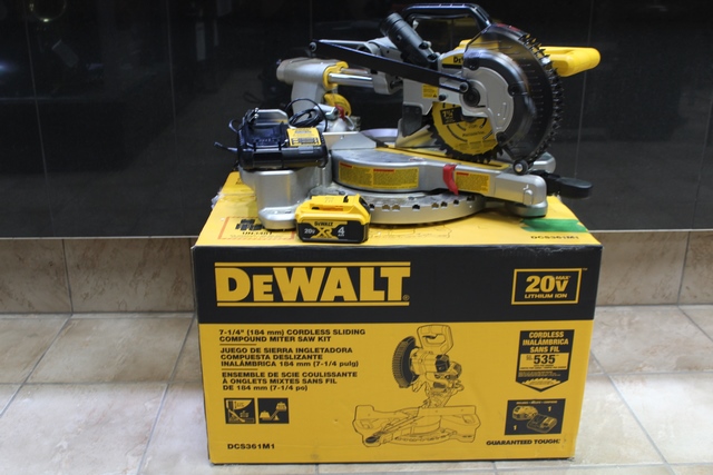 Scie a onglet a batterie 20 volt 4 ah XR+ facture DEWALT dcs361m1