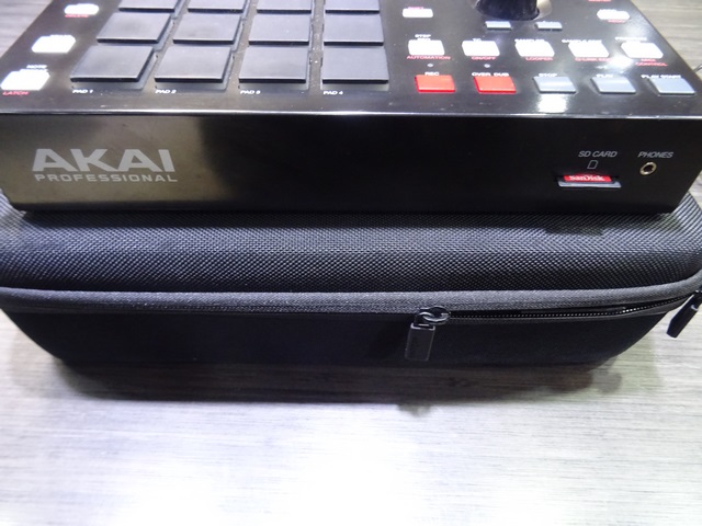 Séquenceur Midi Usb , Akai , MPC One , + ac et carte SD + Étui MPC One (Standalone MIDI Sequencer) - Image 4