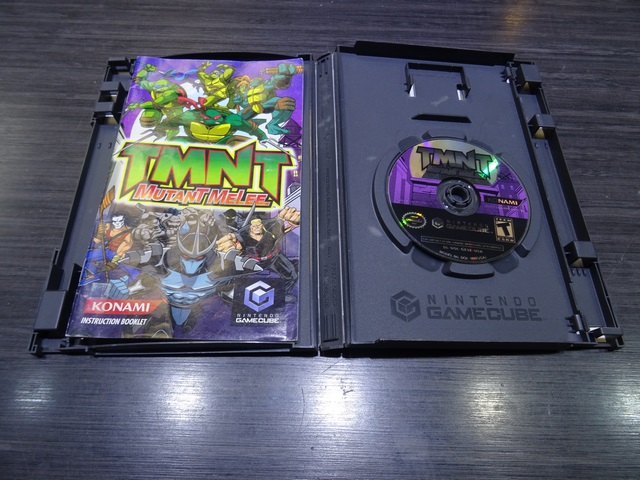 TMNT Mutant Melee (CIB) NINTENDO Game Cube - Image 2