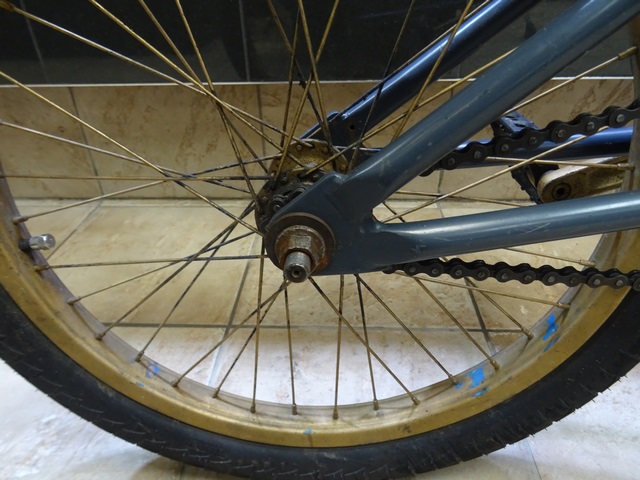 Velo BMX (pas de frein) Vendu pour pièce Haro 100.3 - Image 2