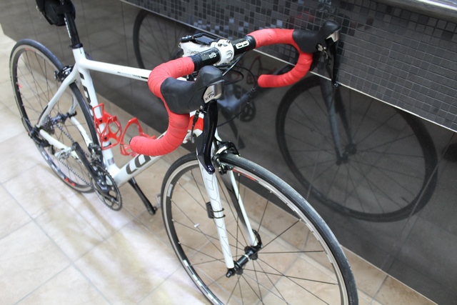 Velo en  carbone   (garage 529 = brdbvcy) LOOK 566 Shimano 105 - Image 3