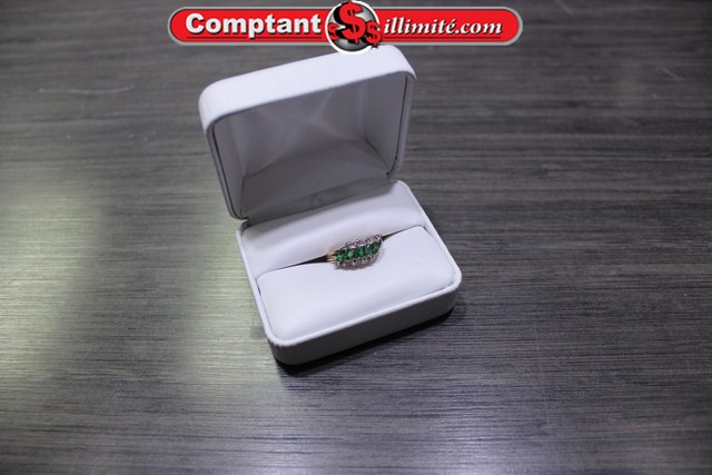 bague avec 10 diamants et un émeraude 11z-2-8 jaune