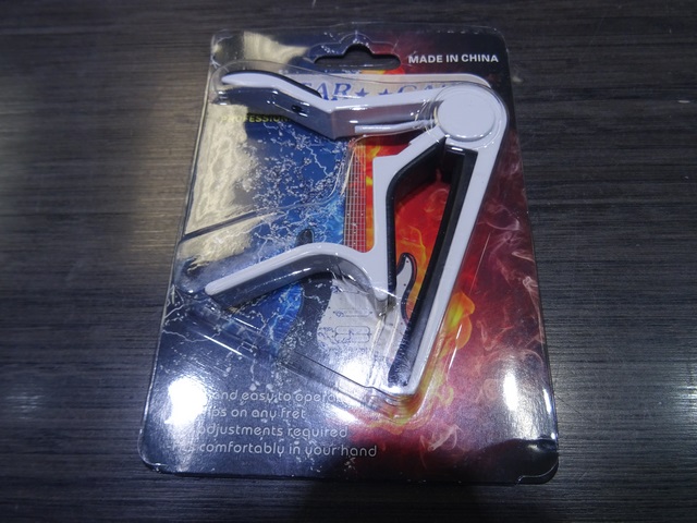 capo de guitare blanc guitar capo a26-11-03