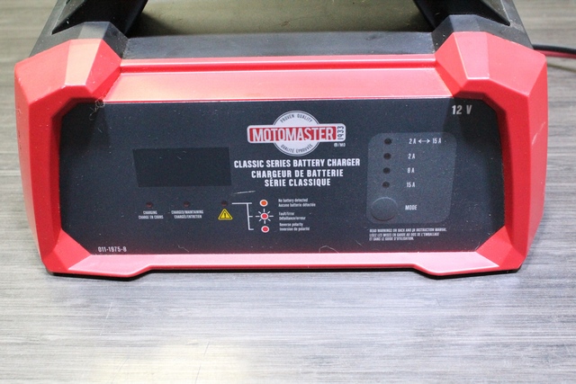 chargeur a batterie 110v 12v motomaster 011-1975-8 - Image 2