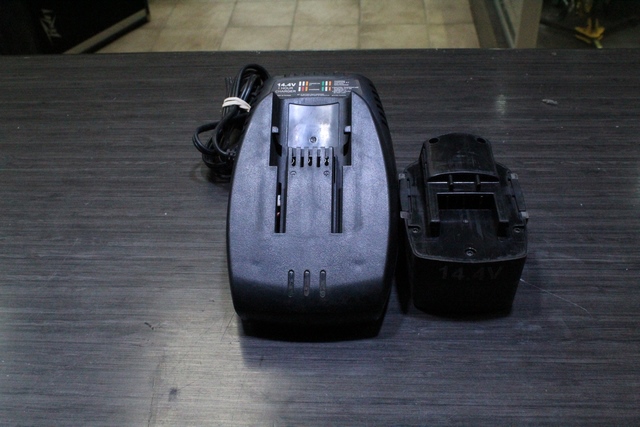clée a choc ( Impact) + lumiere 14.4 volt batterie défectueuse Blue-Point ETBS14401 - Image 4
