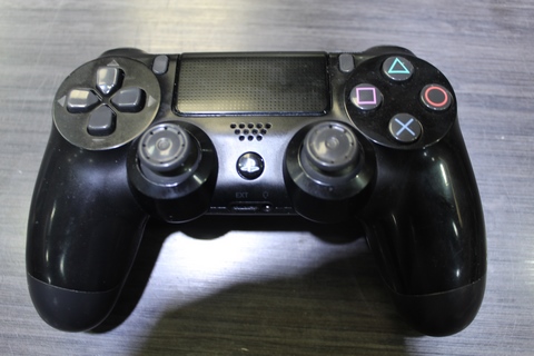 console ps4 500 go + acc (manette pas plastique 2 joysticks) sony chu-1115a - Image 4