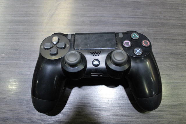 console ps4 500gb ( disque ont de la misere a entrer PRIX EN CONSEQUENCE Sony cuh-1115a - Image 4