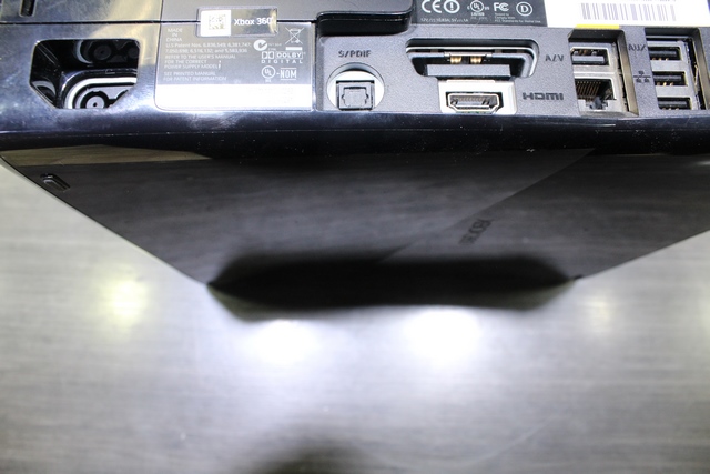 console xbox 360 250gb + acc (manette pas officielle) microsof 1410 2011-02-13 - Image 3