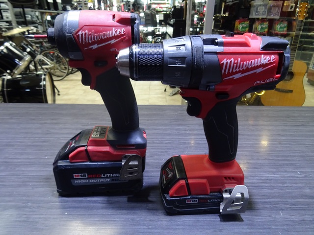 ensemble perceuse visseuse+clé a chocs+2 batteries m18 xc6.0 et 1.5ah+chargeur milwaukee 2953-20/2703-20 - Image 2