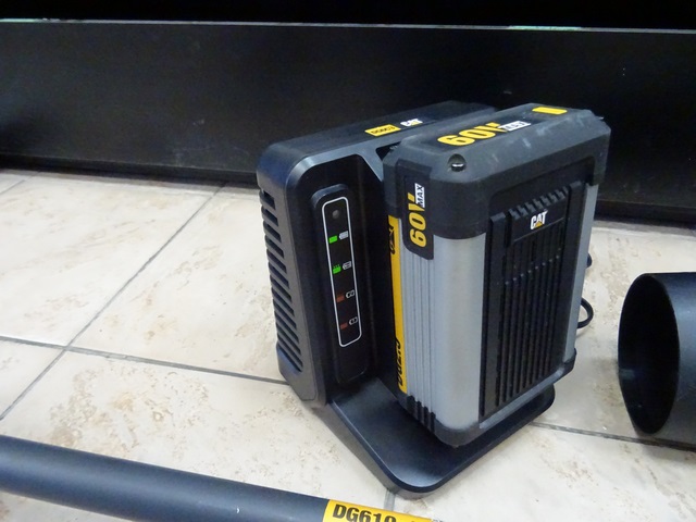 ensemble souffleur et coupe bordure + batterie 60v 2.5ah  + chargeur cat dg650/dg610 - Image 3