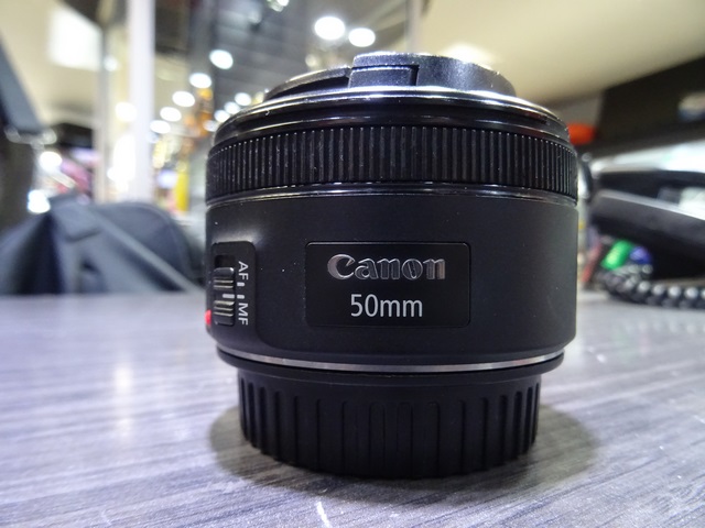 lentille Canon 50mm EF f/1.8 STM 0.35m/1.1ft