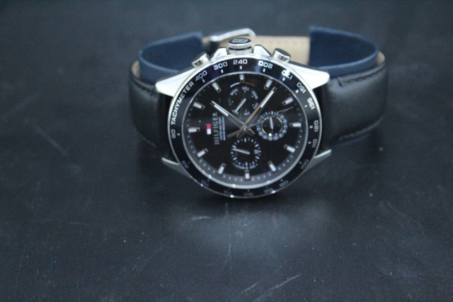 montre tommy hilfiger tachymeter th-239-1-14-3247-272blk - Image 3