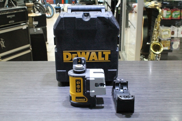 niveau laser (rouge) 3 POSITIONS DEWALT DW089