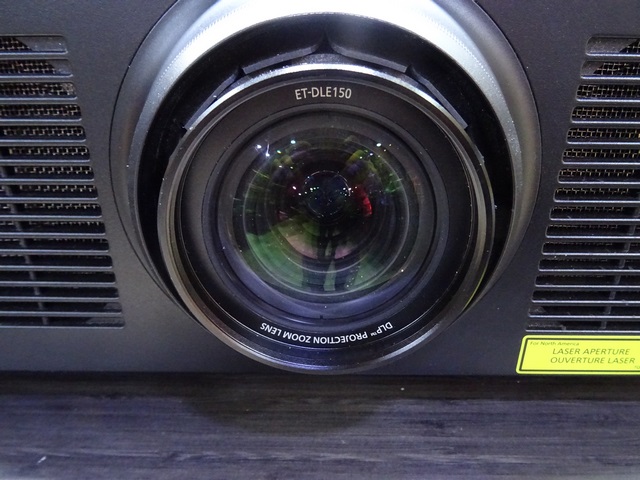 projecteur profesionelle panasonic pt-rz120b   09.2019 - Image 2