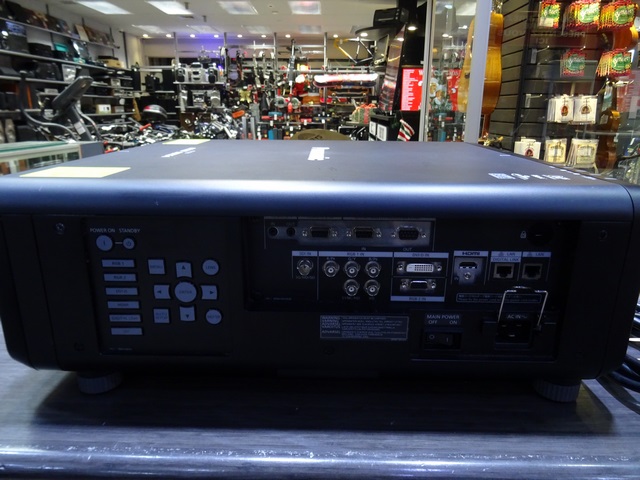 projecteur profesionelle panasonic pt-rz120b   09.2019 - Image 3