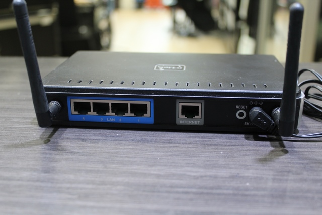 routeur d-link 2 antennes Dir-821 - Image 2