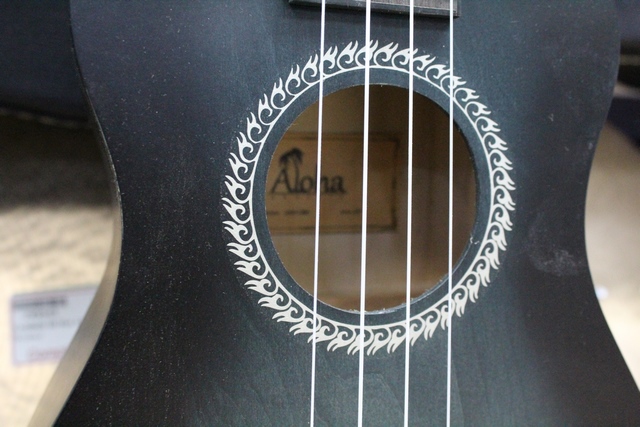 ukulele  (noir) aloha alo uk811/bk - Image 2
